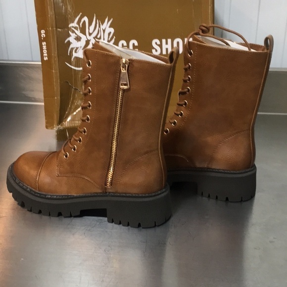 New WB Woman’s Macys Brand GC. Shoes MCKay Leather Combat Boots - Picture 4 of 5